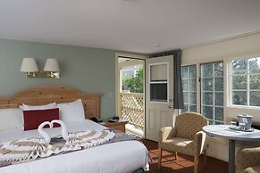 The Corsair & Cross Rip Oceanfront Resort