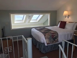 The Corsair & Cross Rip Oceanfront Resort