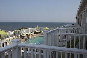 The Corsair & Cross Rip Oceanfront Resort