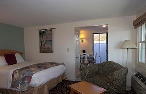 The Corsair & Cross Rip Oceanfront Resort