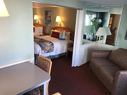 The Corsair & Cross Rip Oceanfront Resort