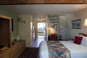 The Corsair & Cross Rip Oceanfront Resort