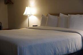 Timberland Inn & Suites