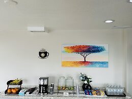 Timberland Inn & Suites