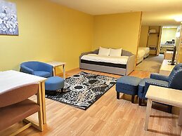 Timberland Inn & Suites