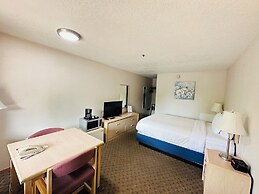 Timberland Inn & Suites
