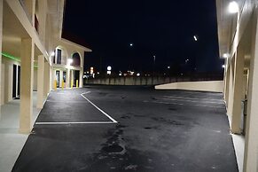 Timberland Inn & Suites