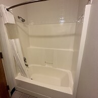 Timberland Inn & Suites