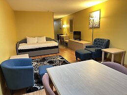 Timberland Inn & Suites