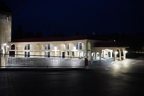 Timberland Inn & Suites