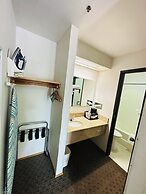 Timberland Inn & Suites