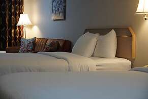 Timberland Inn & Suites