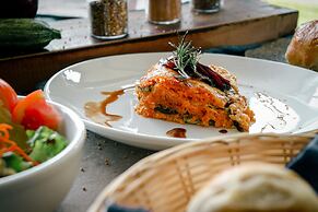 Surf Synergy All-Inclusive Surf Retreat