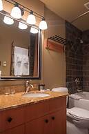 Sunshine Mountain Lodge