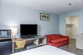 Motel 6 Niagara Falls, ON – Near the Falls