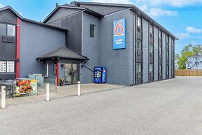 Motel 6 Niagara Falls, ON – Near the Falls
