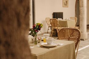 Hotel Casona Del Busto