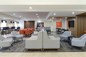 Holiday Inn Express Hotel and Suites Marysville by IHG