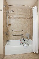 Holiday Inn Express & Suites Aberdeen by IHG