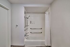 Hampton Inn & Suites Hermosa Beach