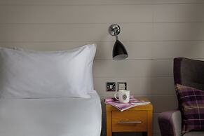 North Lakes Hotel And Spa