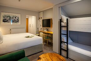 North Lakes Hotel And Spa