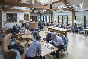 North Lakes Hotel And Spa