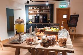 North Lakes Hotel And Spa