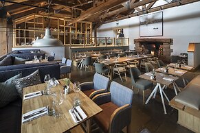 North Lakes Hotel And Spa