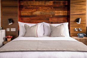 North Lakes Hotel And Spa