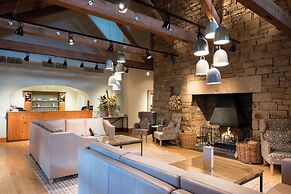 North Lakes Hotel And Spa