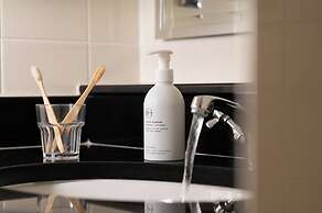 North Lakes Hotel And Spa