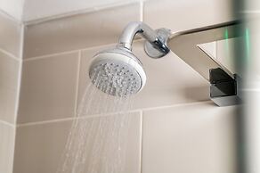 North Lakes Hotel And Spa