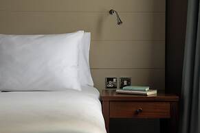 North Lakes Hotel And Spa