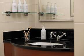 North Lakes Hotel And Spa