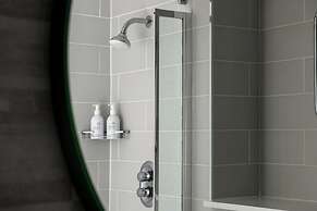 North Lakes Hotel And Spa