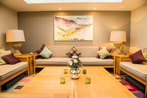 North Lakes Hotel And Spa