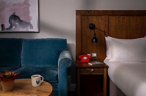 North Lakes Hotel And Spa