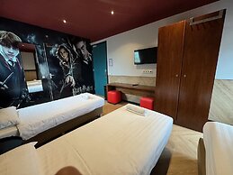 Heart Of Amsterdam - Hostel