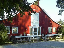 Kennedys Red Barn Inn