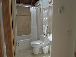 Shorelands Guest Resort and Cottages