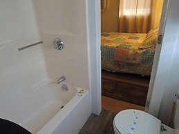 Shorelands Guest Resort and Cottages