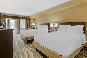 Best Western Plus River Escape Inn & Suites