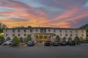Best Western Plus River Escape Inn & Suites