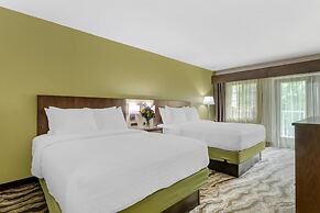 Best Western Plus River Escape Inn & Suites