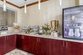 Best Western Plus River Escape Inn & Suites