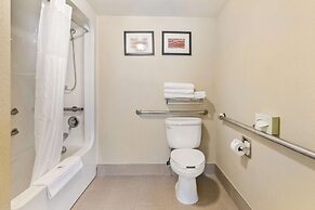 Comfort Suites Wilmington near Downtown