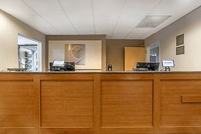 Comfort Suites Wilmington near Downtown