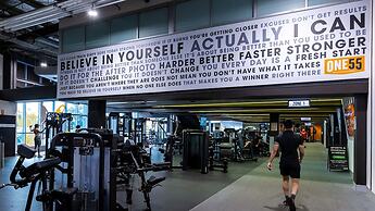 Novotel Sydney West HQ Hotel