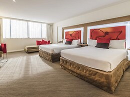 Novotel Sydney West HQ Hotel